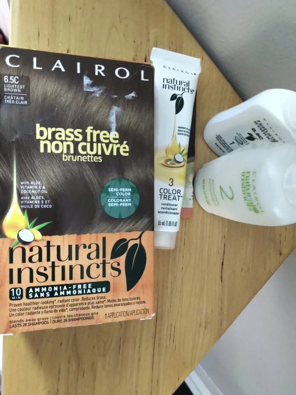 Clairol 6.5C Natural Instincts Brass Free Lightest Brown - complete seal broken
